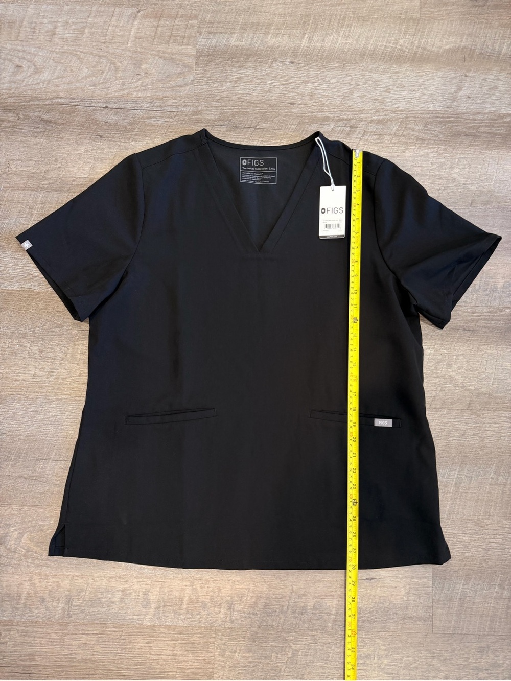 FIGS Casma Scrub Top NWT Black 2XL FIONx 3 Pocket V-Neck Medical Uniform - Picture 6 of 7